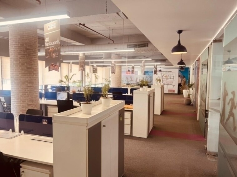 Team Area, sector 54 Commercial Office Space 4000 Sq.Ft. In Sector 54 Gurgaon 9157776