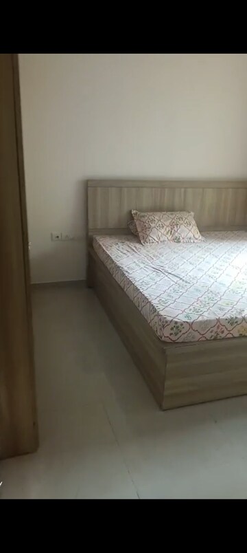 Bedroom in 2 BHK Apartment at Sheth Vasant Oasis, Andheri East – for Rent