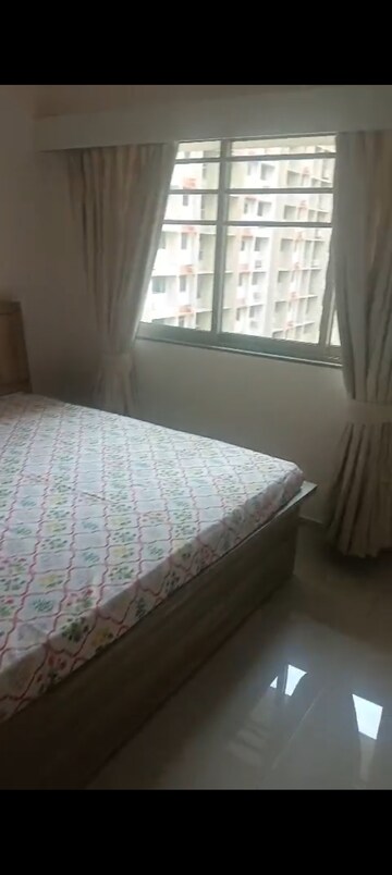 Bedroom in 2 BHK Apartment at Sheth Vasant Oasis, Andheri East – for Rent