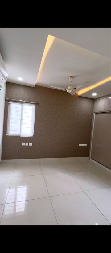 Room in 3.5 BHK Apartment at Prestige Tranquil, Kokapet – for Rent