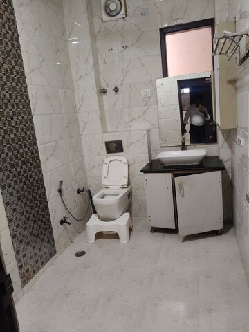 Bathroom in 3 BHK Independent House at Sector 35 – for Rent