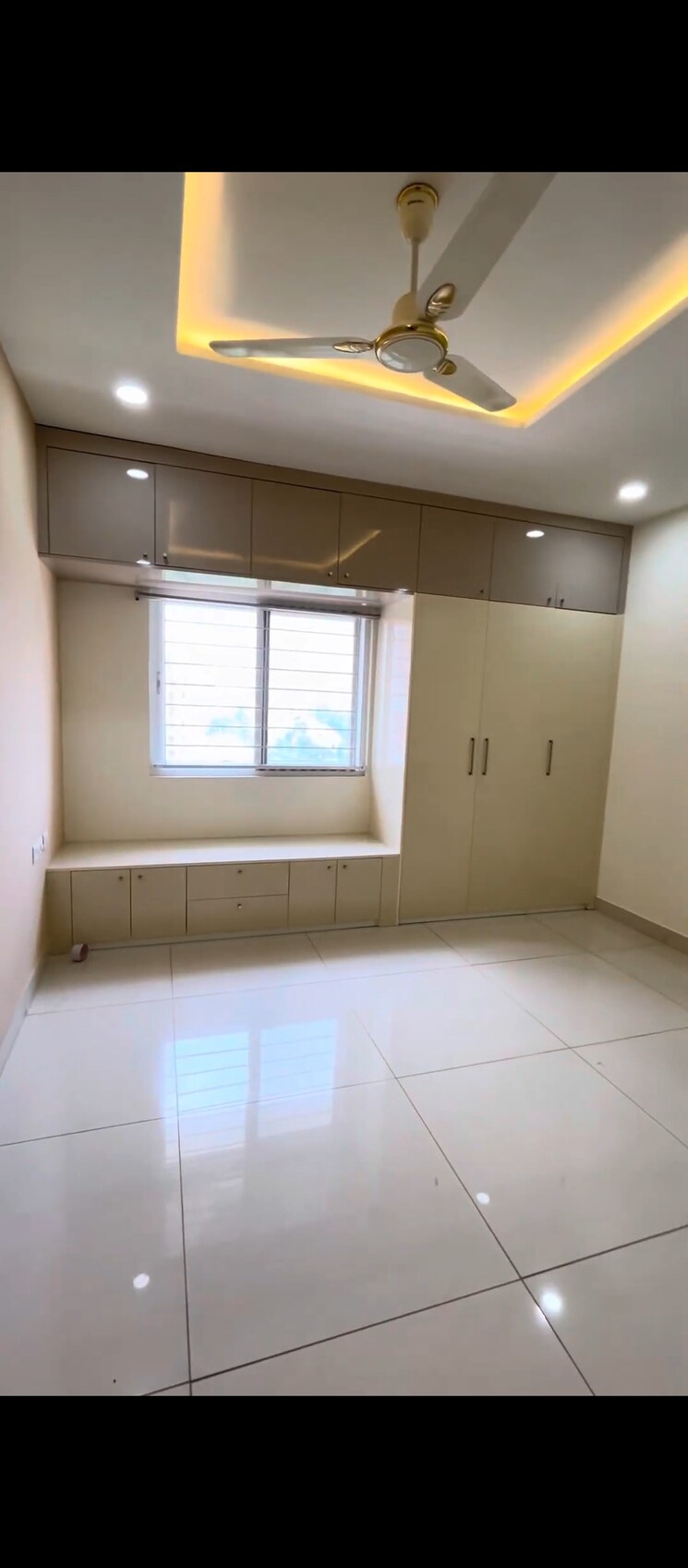 Room, prestige-tranquil 3.5 Bedroom 2049 Sq.Ft. Apartment In Kokapet Hyderabad 9157933