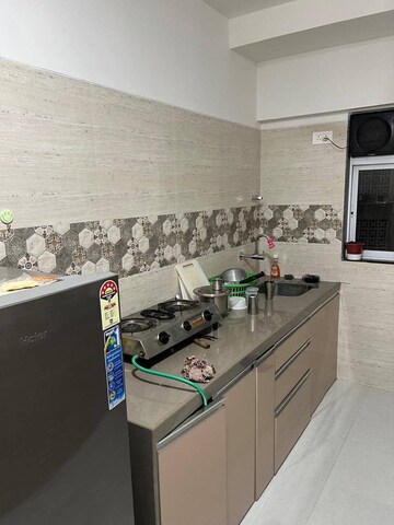 Team Area in 2 BHK Apartment at Andheri West – for Rent