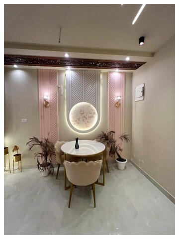 Team Area in 2 BHK Apartment at Andheri West – for Rent