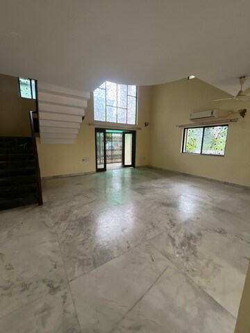 Room in 4 BHK Villa at Kumar City, Kalyani Nagar – for Sale