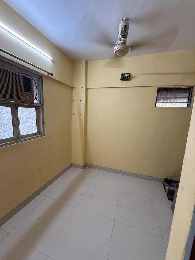 Room, andheri west 3 Bedroom 1200 Sq.Ft. Apartment In Andheri West Mumbai 9158200