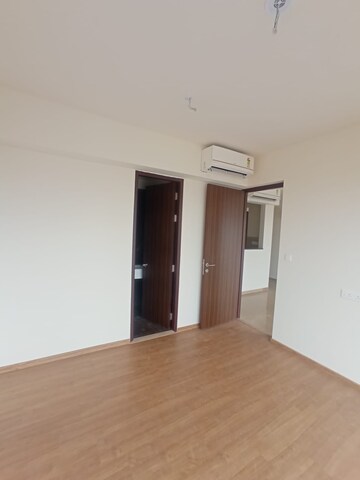 Room in 1 BHK Apartment at Indiabulls One Indiabulls, Pokhran Road No Two – for Sale
