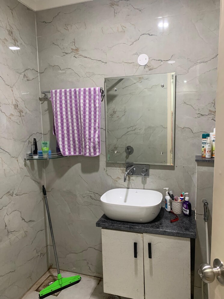 Bathroom, saket 3 Bedroom 1125 Sq.Ft. Builder Floor In Saket Delhi 9158312