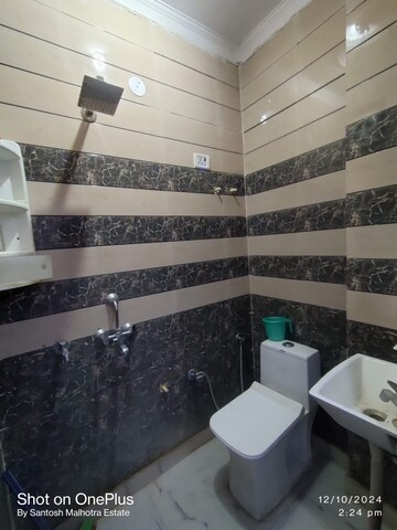Team Area in 2 BHK Builder Floor at Vipin Garden – for Rent