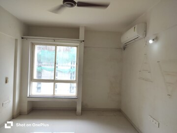 Room in 2 BHK Apartment at Nyati Equatorial, Bavdhan – for Rent