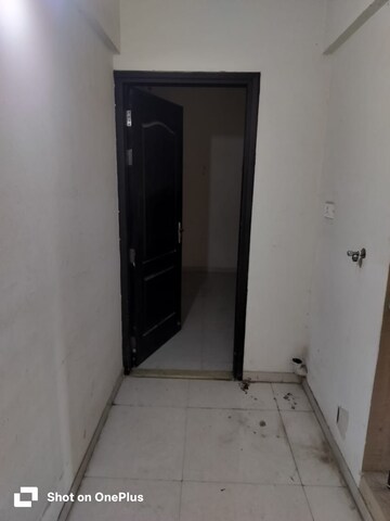 Room in 2 BHK Apartment at Nyati Equatorial, Bavdhan – for Rent