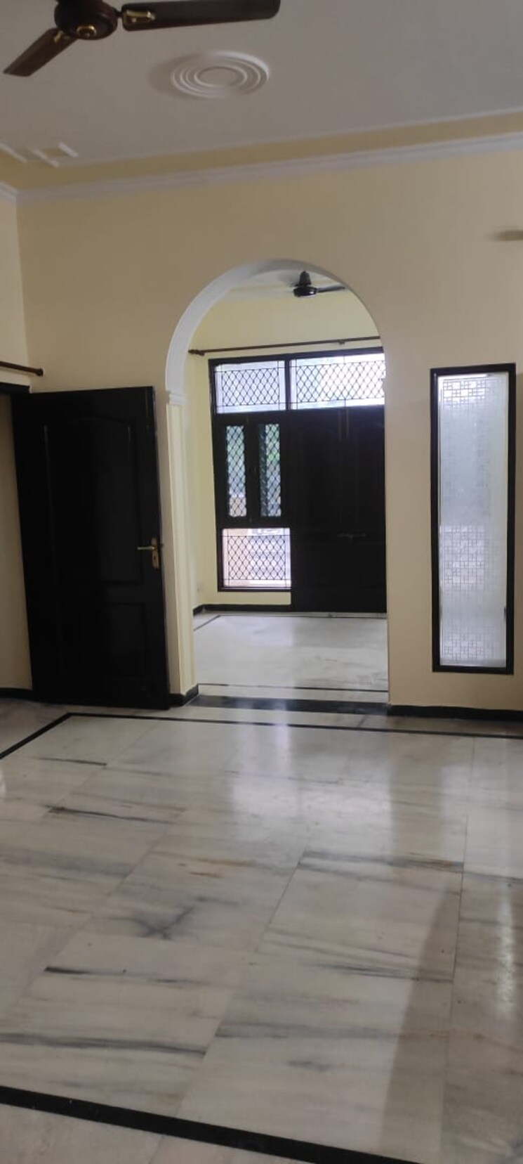 Room, delta ii greater noida 4 Bedroom 1700 Sq.Ft. Independent House In Delta Ii Greater Noida Greater Noida 9158306