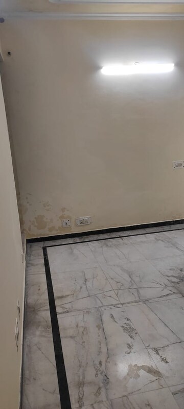 Room in 4 BHK Independent House at Delta Ii Greater Noida – for Rent