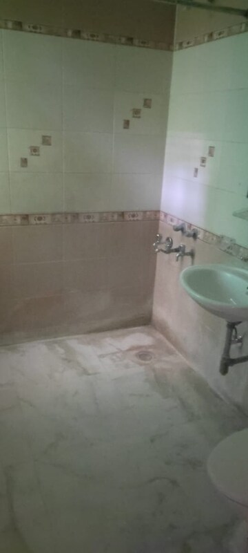 Bathroom in 4 BHK Independent House at Delta Ii Greater Noida – for Rent