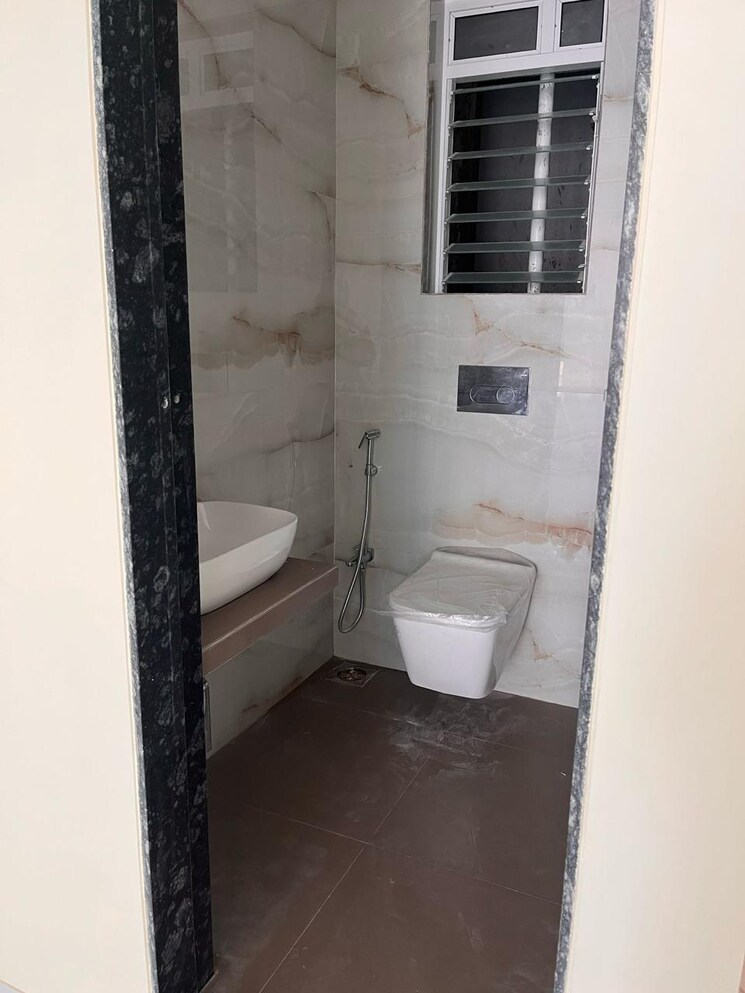 Bathroom, mulund west Commercial Office Space 370 Sq.Ft. In Mulund West Mumbai 9158335