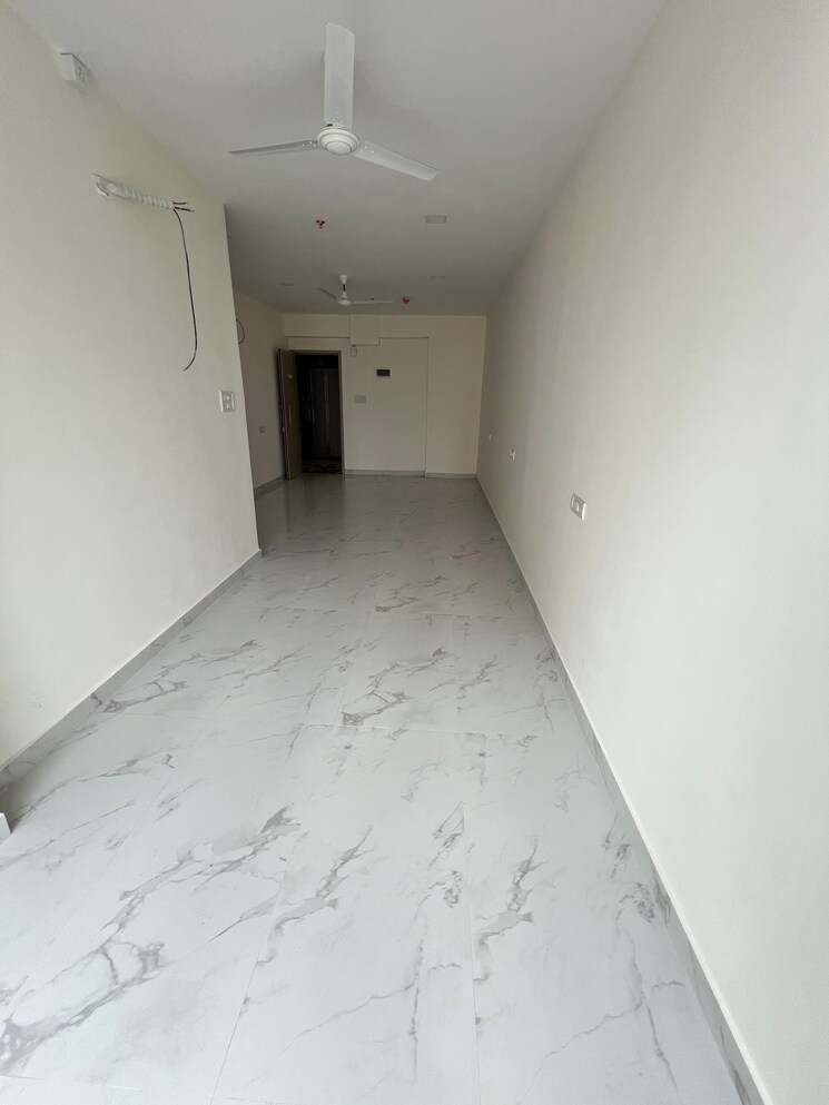 Room, wadhwa-the-gateway Commercial Office Space 360 Sq.Ft. In Mulund West Mumbai 9158383