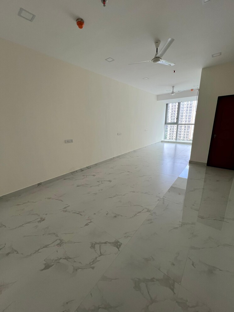 Room, wadhwa-the-gateway Commercial Office Space 360 Sq.Ft. In Mulund West Mumbai 9158383