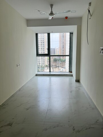 Room in  Office Space at Wadhwa The Gateway, Mulund West – for Rent