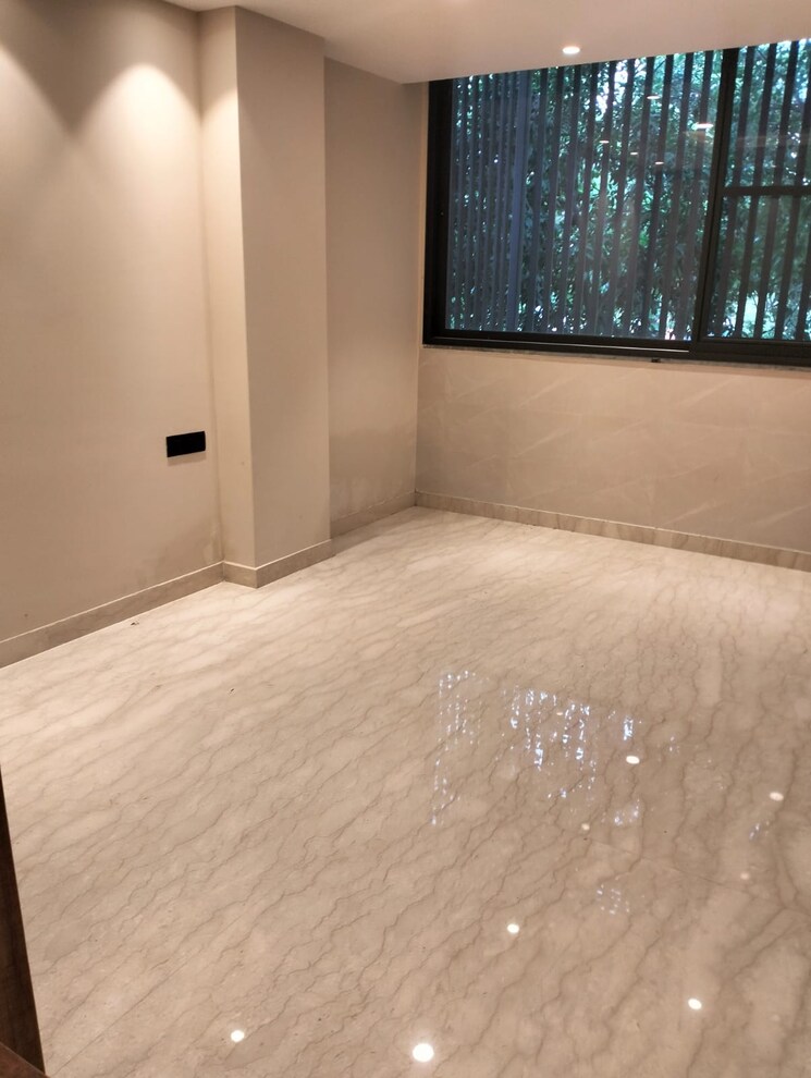 Room, dlf-city-gurgaon 3 Bedroom 2500 Sq.Ft. Builder Floor In Sector 27 Gurgaon 9158397