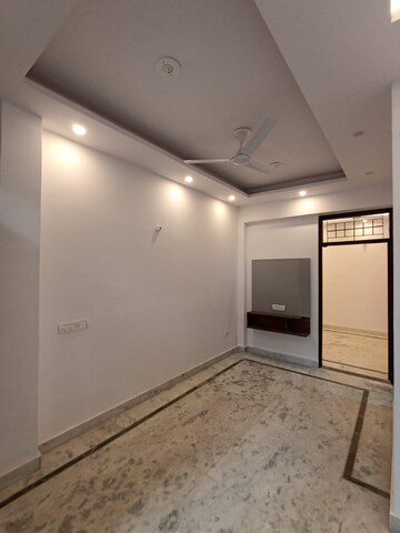 Room in 1 BHK Builder Floor at DLF City Phase V, Dlf Phase V – for Rent