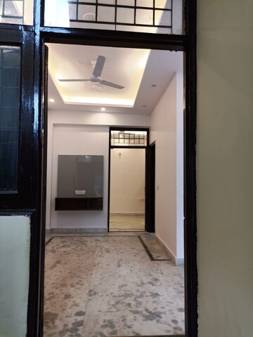 Building Lobby in 1 BHK Builder Floor at DLF City Phase V, Dlf Phase V – for Rent