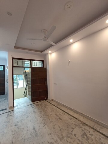 Room in 1 BHK Builder Floor at DLF City Phase V, Dlf Phase V – for Rent