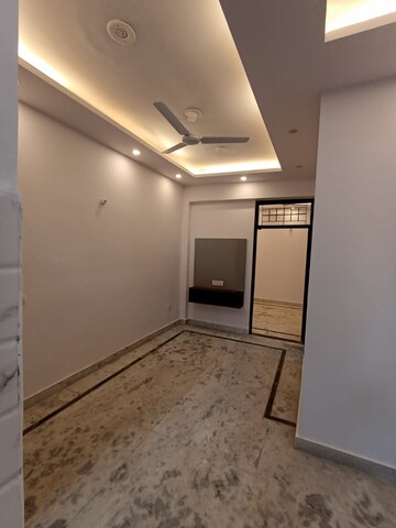 Room in 1 BHK Builder Floor at DLF City Phase V, Dlf Phase V – for Rent