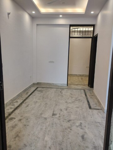 Room in 1 BHK Builder Floor at DLF City Phase V, Dlf Phase V – for Rent