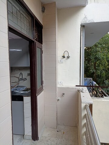 Balcony in 1 BHK Builder Floor at DLF City Phase V, Dlf Phase V – for Rent