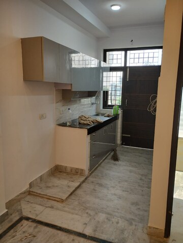 Kitchen in 1 BHK Builder Floor at DLF City Phase V, Dlf Phase V – for Rent