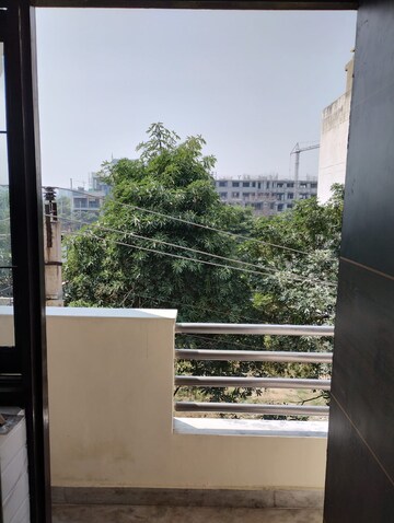 Balcony in 1 BHK Builder Floor at DLF City Phase V, Dlf Phase V – for Rent