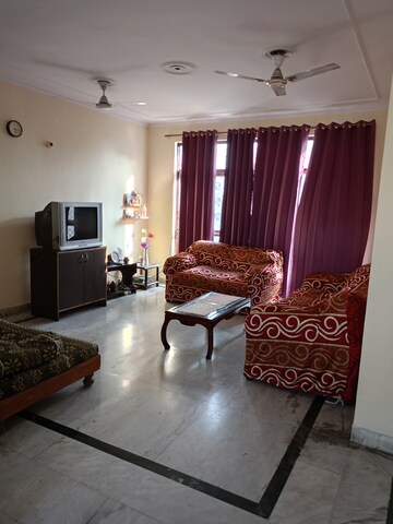 Living Room in  Pg at Sector 56 – for Rent