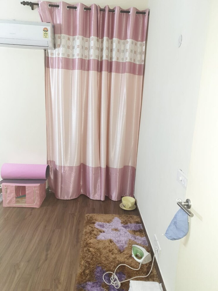 Living Room, emaar-palm-hills 3.5 Bedroom 1450 Sq.Ft. Apartment In Sector 77 Gurgaon 9158624