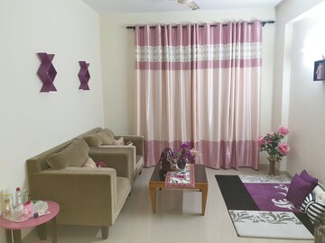 Team Area in 3.5 BHK Apartment at Emaar Palm Hills, Sector 77 – for Rent