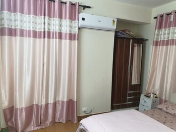 Bathroom in 3.5 BHK Apartment at Emaar Palm Hills, Sector 77 – for Rent