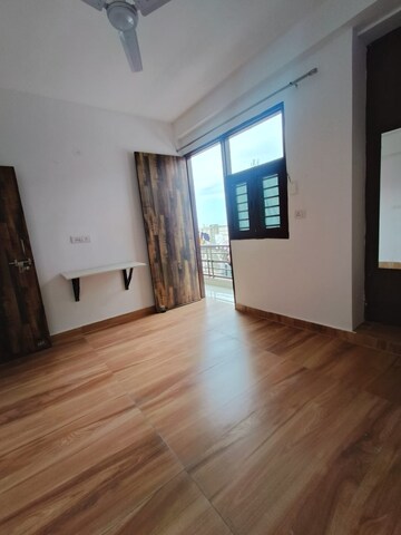 Room in 2 BHK Builder Floor at Saket – for Rent