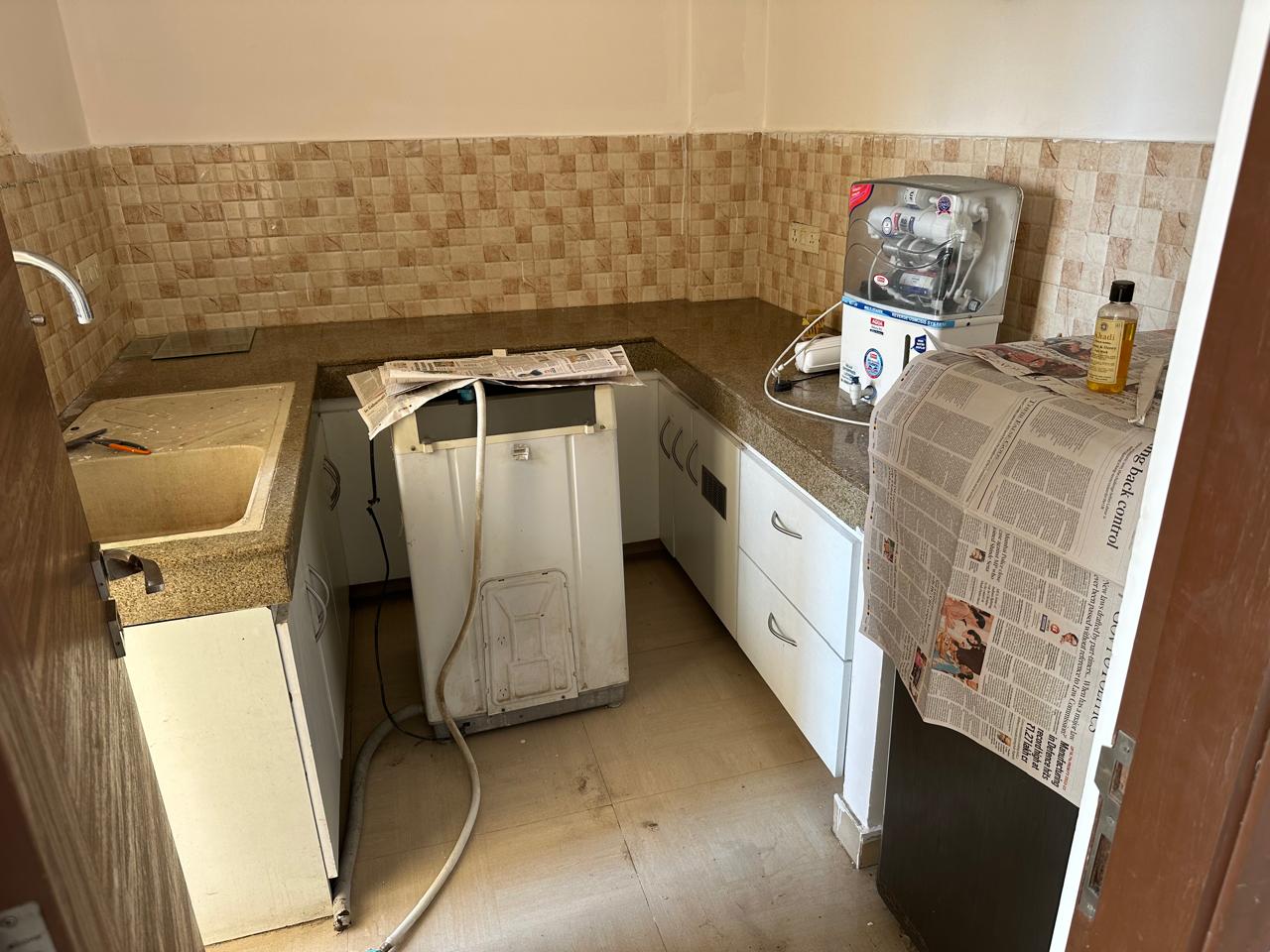 3 BHK + Servant Room Apartment For Sale in Omaxe R2