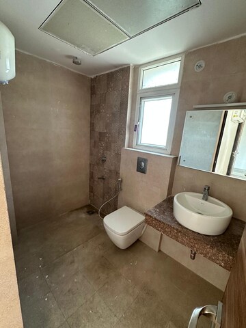Bathroom in 3 BHK Apartment at Omaxe R2, Gomti Nagar – for Sale