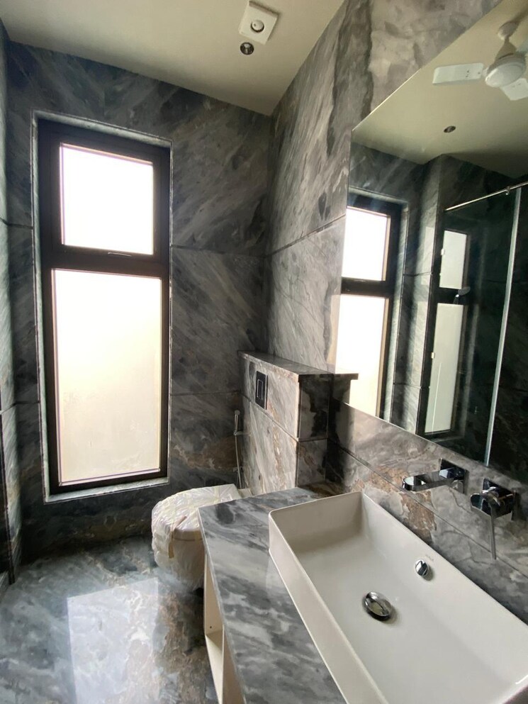 Living Room, greater kailash i 4 Bedroom 300 Sq.Yd. Builder Floor In Greater Kailash I Delhi 9158736