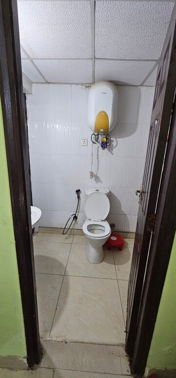 Bathroom in 3 BHK Apartment at Supertech Cape Town, Sector 74 – for Rent