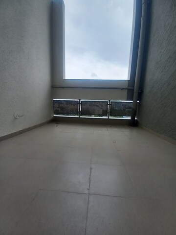 Room in 4 BHK Apartment at Ganga Legend, Bavdhan – for Rent