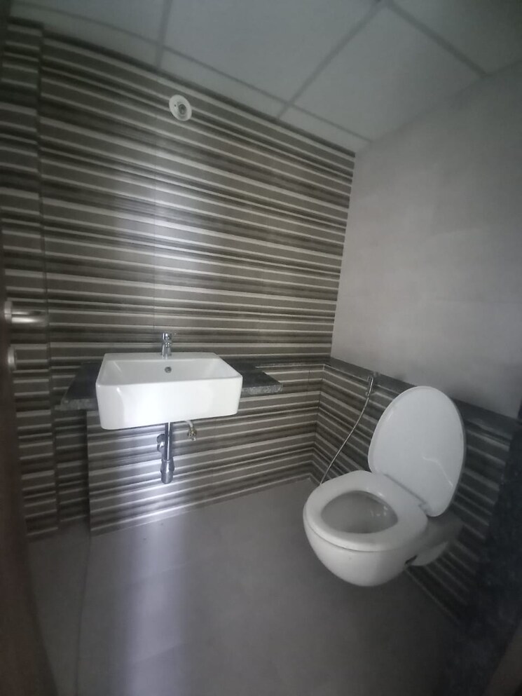 Bathroom, ganga-legend 4 Bedroom 2000 Sq.Ft. Apartment In Bavdhan Pune 9158734
