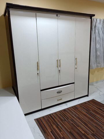 Furnished Amenities in 4 BHK Apartment at Sanpada – for Rent