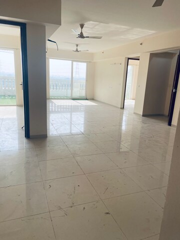 Room in 4 BHK Apartment at Sunworld Arista, Sector 168 – for Rent