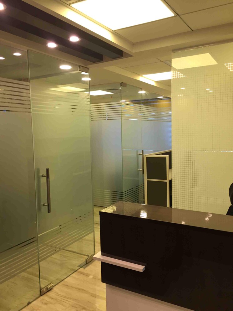 Team Area, grandslam-ithum Commercial Office Space in IT/SEZ 700 Sq.Ft. In Wazidpur Noida 9158780