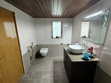 Attached Bathroom in 3 BHK Villa at Vishal Nagar – for Rent