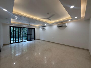 Room in 4 BHK Builder Floor at Greater Kailash I – for Rent