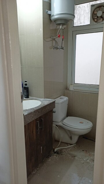Bathroom in 3.5 BHK Apartment at Emaar Palm Hills, Sector 77 – for Rent