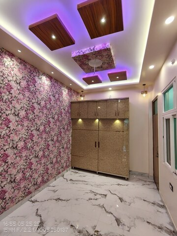 Bedroom in 3 BHK Independent House at Jankipuram Extension – for Sale
