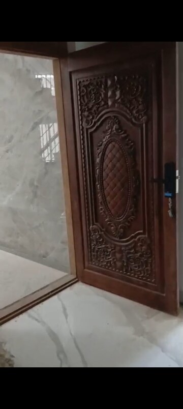 Building Lobby in 4 BHK Builder Floor at Jayanagar – for Sale